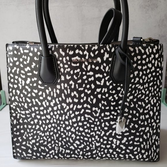 Michael Kors Mercer Bag in animal print - Picture 1 of 14